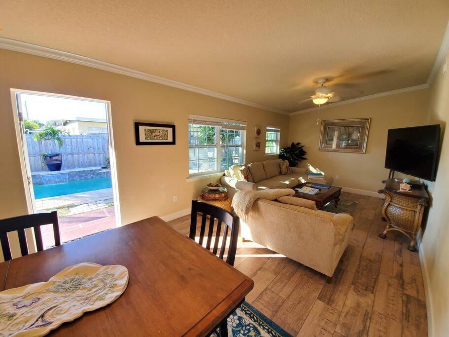 Bahamian Cottage - Heated Pool Walk To The Beach Cocoa Beach Exterior photo