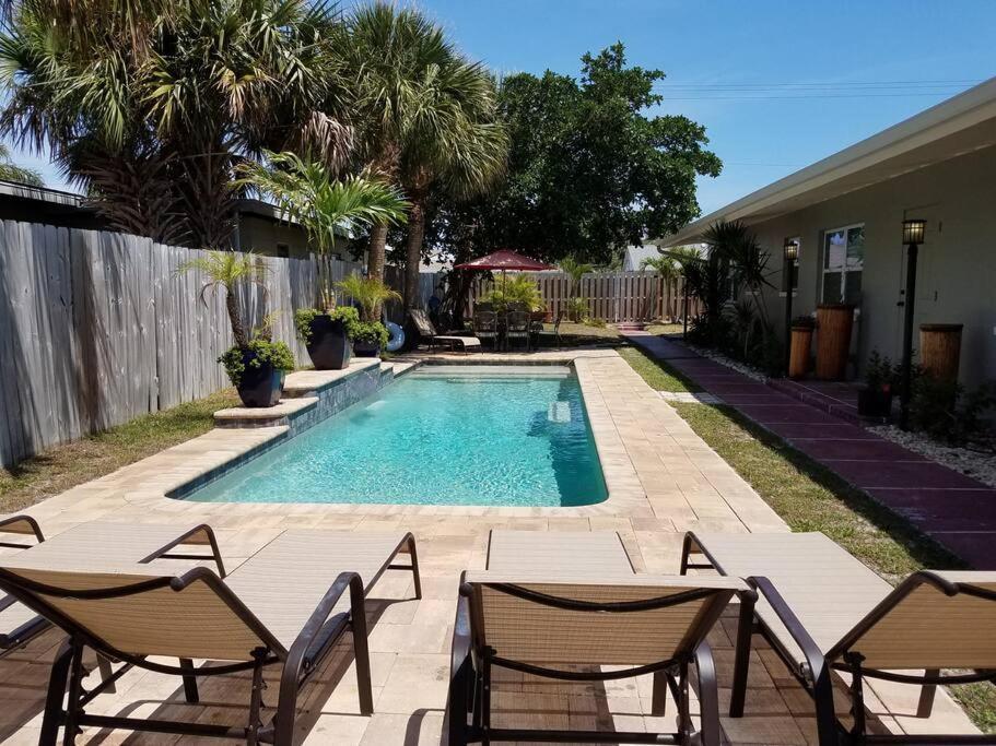 Bahamian Cottage - Heated Pool Walk To The Beach Cocoa Beach Exterior photo