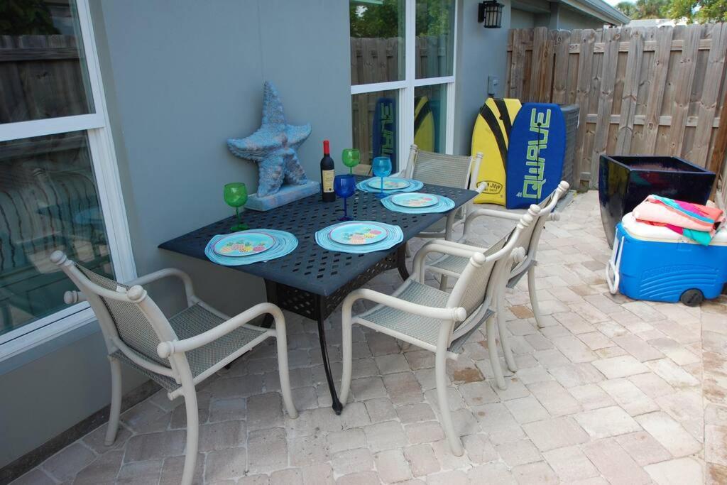 Bahamian Cottage - Heated Pool Walk To The Beach Cocoa Beach Exterior photo